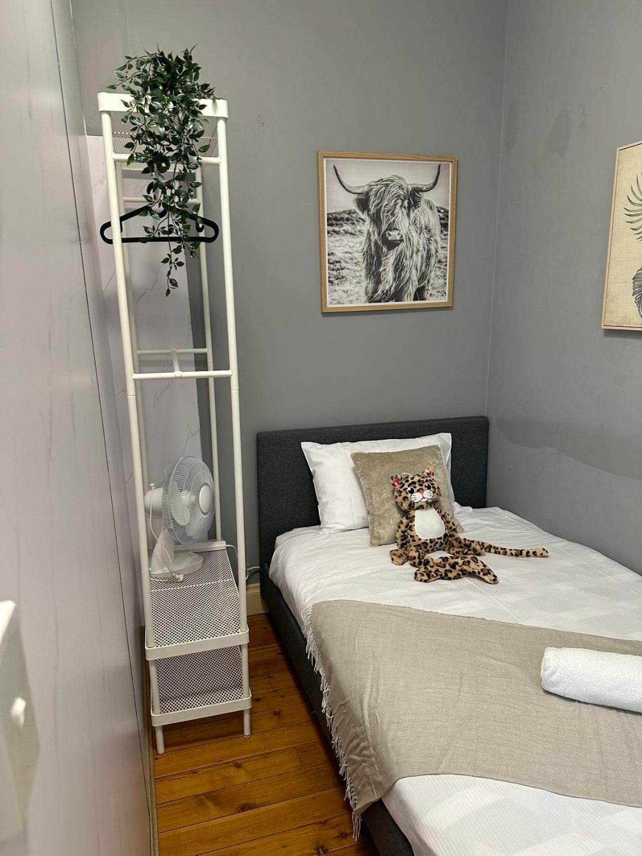 Cozy Single Room - Seconds To Central Station - Nearby Cbd Usyd Uts - Shared Bathroom 시드니 외부 사진
